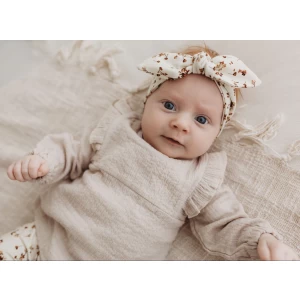 Hello little you - blouse ruffle zand, haarbandje broekje bloemetjes